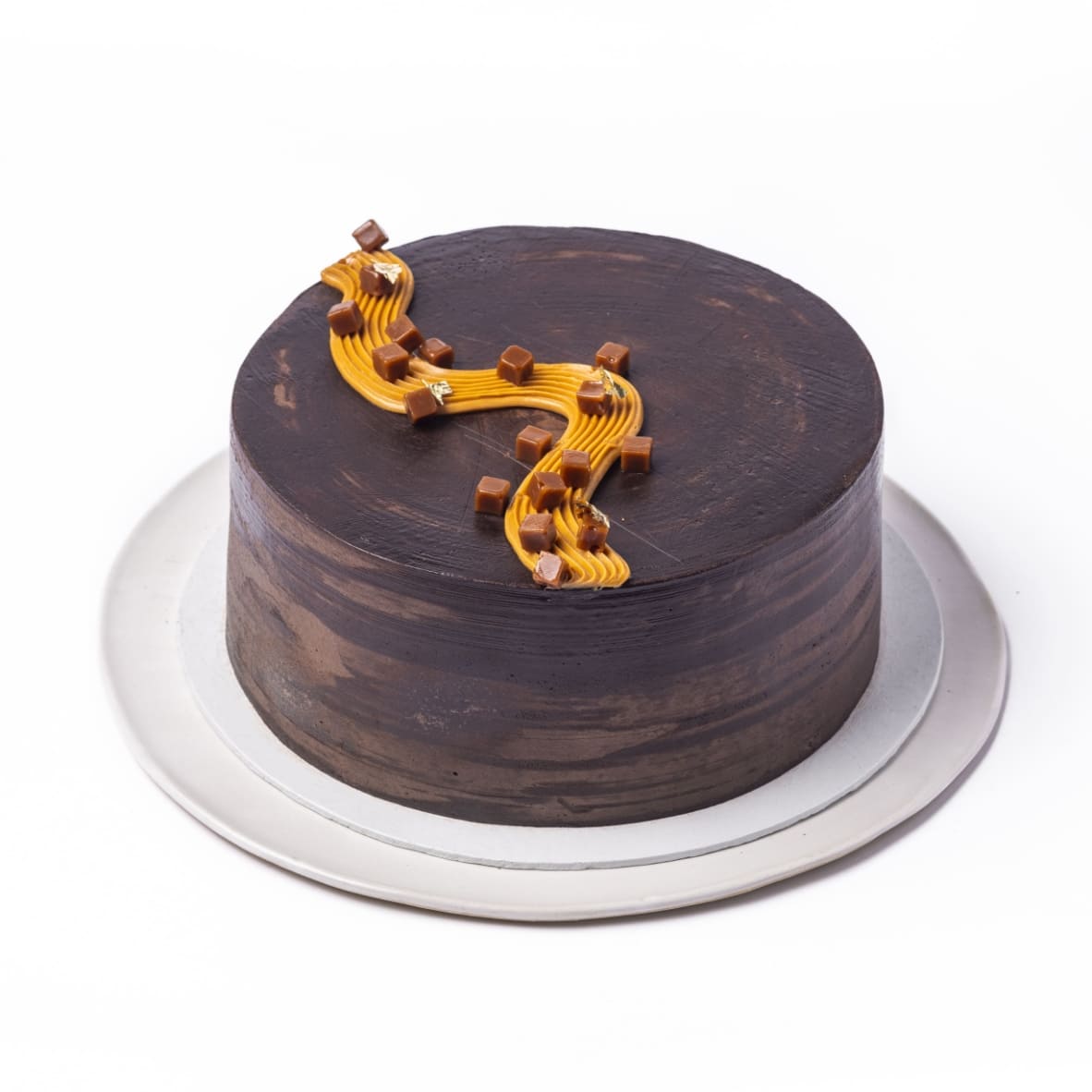 Oreo Caramel Velvet Cake - Image 3